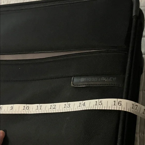 Briggs & Riley Black Carryon Suitcase - Picture 4 of 16